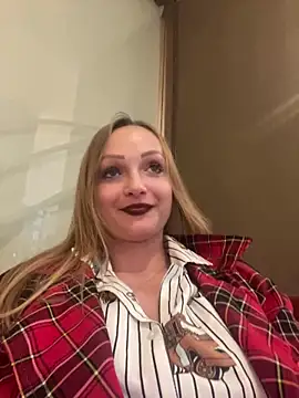 Snapshot of LadyTatiana_Madam chatting on 09-27-25, 04:45 LadyTatiana Madam online show from 09-27-25, 04:45