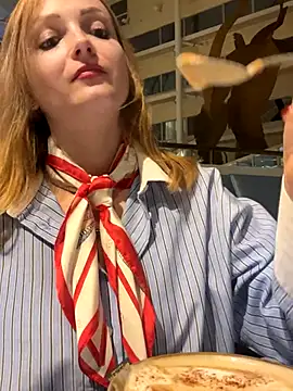 Snapshot of LadyTatiana_Madam chatting on 11-14-25, 04:28 LadyTatiana Madam online show from 11-14-25, 04:28