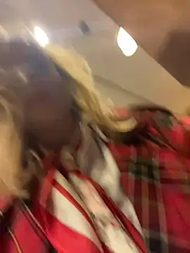 Snapshot of LadyTatiana_Madam chatting on 11-15-25, 04:14 LadyTatiana Madam online show from 11-15-25, 04:14