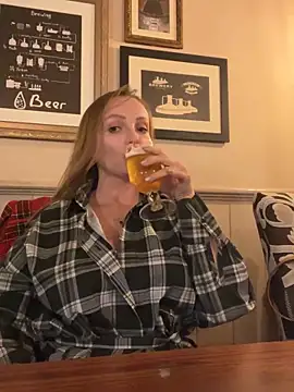 Snapshot of LadyTatiana_Madam chatting on 12-05-25, 08:05 LadyTatiana Madam online show from 12-05-25, 08:05