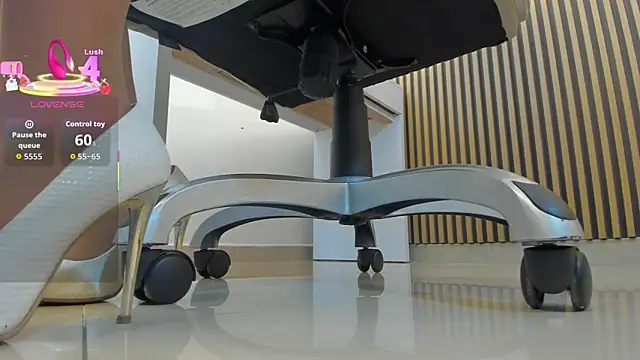 lulu 072 online show from 10-16-25, 12:11