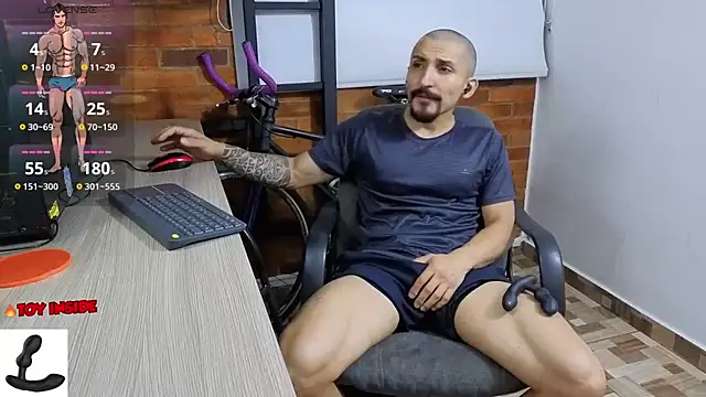 Marck Muscle online show from 10-28-25, 01:31