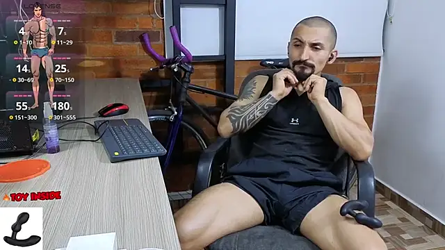 Snapshot of Marck_Muscle chatting on 10-30-25, 01:07 Marck Muscle online show from 10-30-25, 01:07