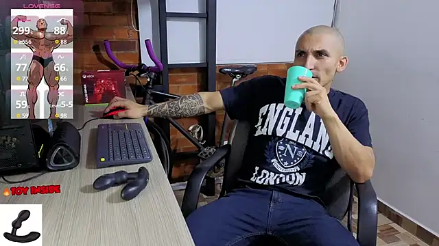 Marck Muscle online show from 04-12-26, 04:06