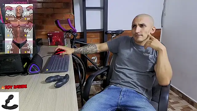Snapshot of Marck_Muscle chatting on 05-09-26, 12:38 Marck Muscle online show from 05-09-26, 12:38