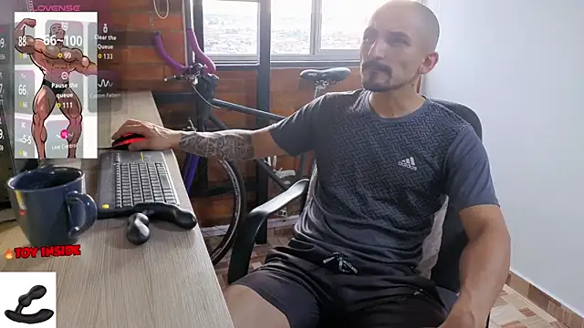 Snapshot of Marck_Muscle chatting on 05-26-26, 10:17 Marck Muscle online show from 05-26-26, 10:17