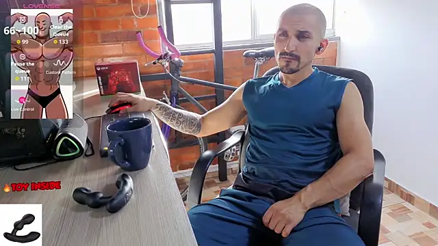 Snapshot of Marck_Muscle chatting on 05-28-26, 09:12 Marck Muscle online show from 05-28-26, 09:12