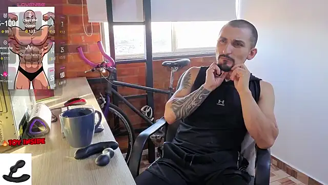 Snapshot of Marck_Muscle chatting on 06-11-26, 10:30 Marck Muscle online show from 06-11-26, 10:30
