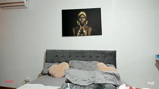 Snapshot of Isasweet1 chatting on 12-23-24, 07:17 Isasweet1 online show from 12-23-24, 07:17