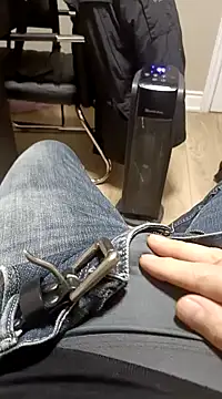 Snapshot of massive_cum chatting on 01-18-25, 06:21 massive cum online show from 01-18-25, 06:21