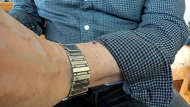 Snapshot of massive_cum chatting on 01-27-25, 06:20 massive cum online show from 01-27-25, 06:20