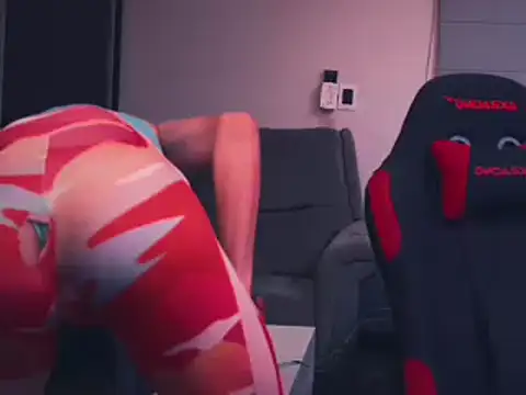 Snapshot of BodyandlegginLover chatting on 02-22-25, 06:17 BodyandlegginLover online show from 02-22-25, 06:17