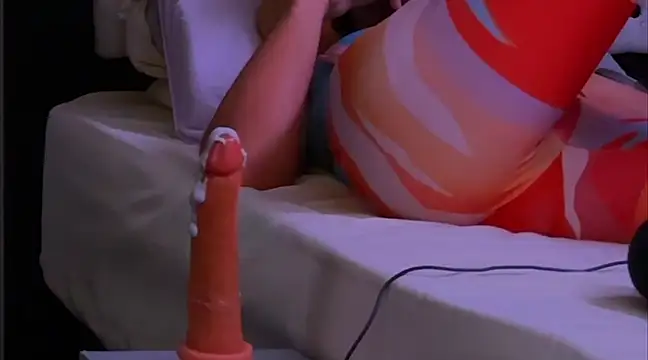 Snapshot of BodyandlegginLover chatting on 03-15-25, 11:51 BodyandlegginLover online show from 03-15-25, 11:51