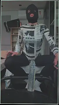 Snapshot of BodyandlegginLover chatting on 09-25-25, 07:12 BodyandlegginLover online show from 09-25-25, 07:12