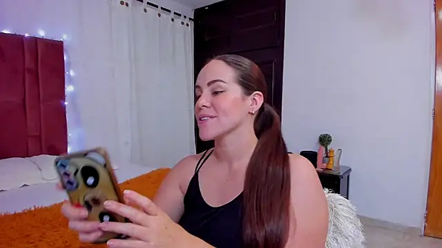 Snapshot of AURORA_FRANKLIN chatting on 01-08-25, 01:09 AURORA FRANKLIN online show from 01-08-25, 01:09