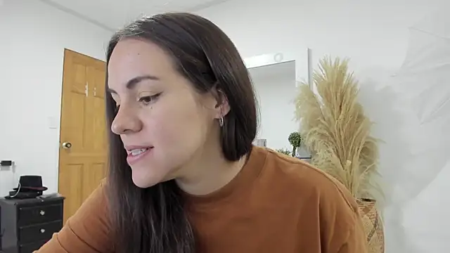 Snapshot of AURORA_FRANKLIN chatting on 09-15-25, 02:39 AURORA FRANKLIN online show from 09-15-25, 02:39