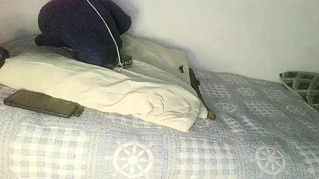 UncutToyBoy23cm online show from 09-28-25, 09:36