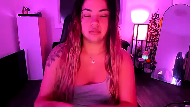 MelSaunders online show from 11-22-25, 01:37