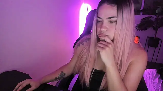 MelSaunders online show from 12-23-25, 12:52