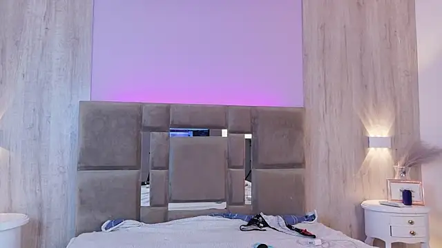 AbrilBrent online show from 04-28-26, 08:25