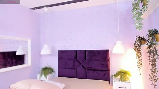 Snapshot of BrianaHazel chatting on 10-12-25, 11:59 BrianaHazel online show from 10-12-25, 11:59