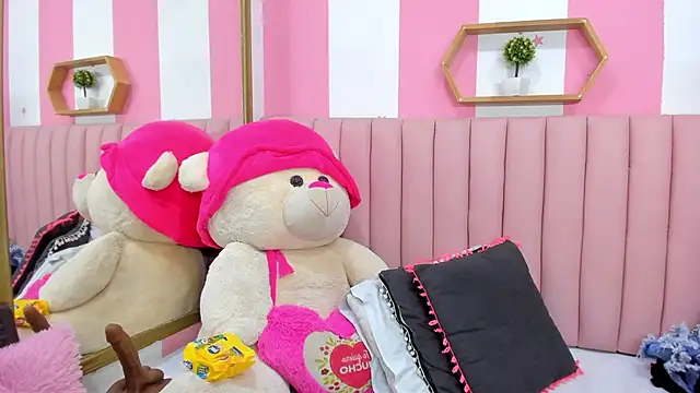 ISABELLA 020 online show from 11-11-25, 01:44