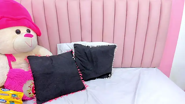 ISABELLA 020 online show from 11-27-25, 04:09