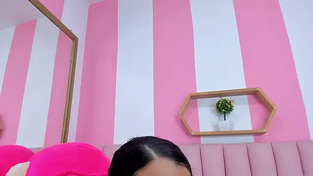 ISABELLA 020 online show from 11-28-25, 02:09