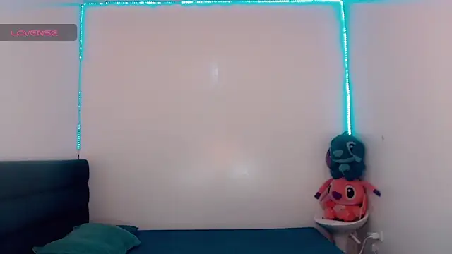 Snapshot of _Riannagarcia_ chatting on 11-05-25, 03:39 Riannagarcia online show from 11-05-25, 03:39