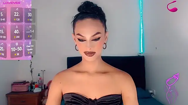 Snapshot of _Riannagarcia_ chatting on 11-26-25, 04:02 Riannagarcia online show from 11-26-25, 04:02