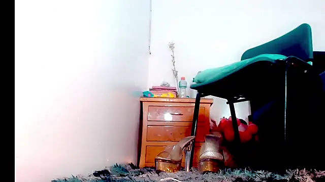 Snapshot of _Riannagarcia_ chatting on 12-05-25, 03:26 Riannagarcia online show from 12-05-25, 03:26