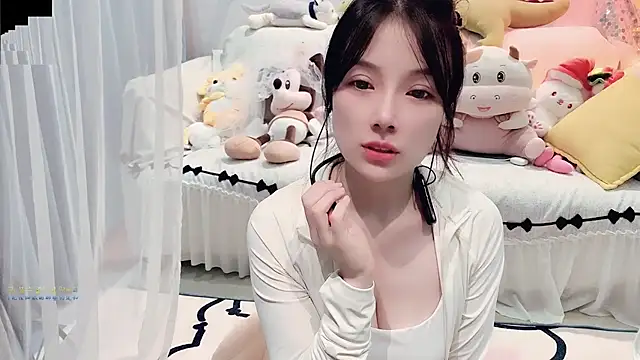 AKiKi711 online show from 09-20-25, 04:52