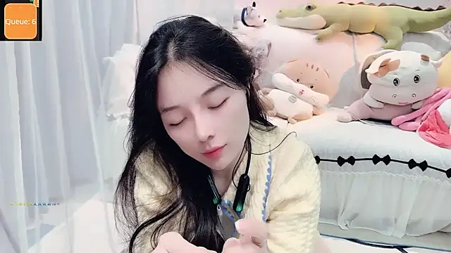 AKiKi711 online show from 10-18-25, 04:19