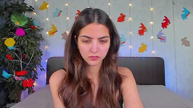 Milana Crystal  online show from 04-24-26, 07:00