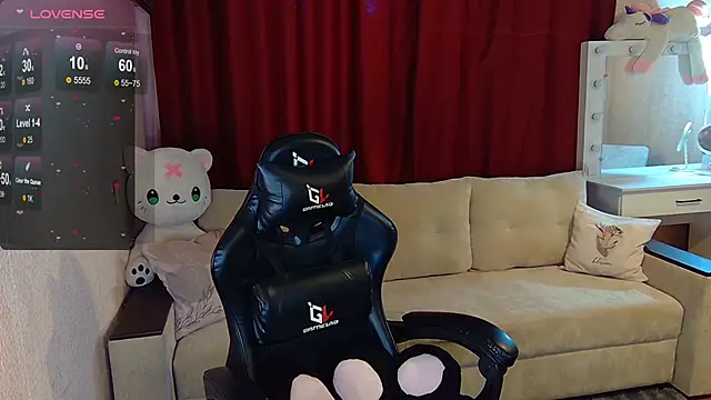 Snapshot of Sidney_blush chatting on 11-16-25, 05:02 Sidney blush online show from 11-16-25, 05:02