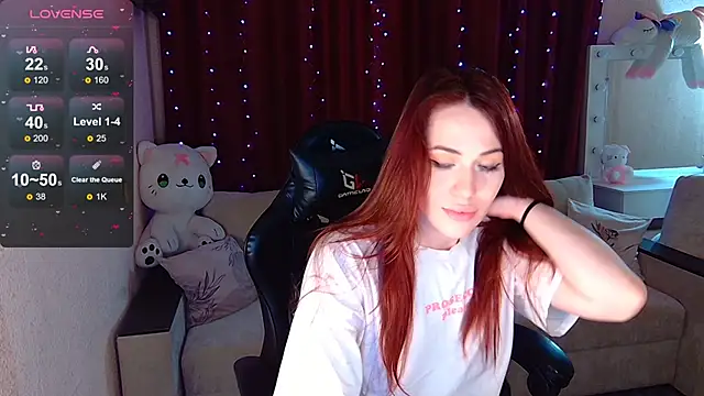 Snapshot of Sidney_blush chatting on 12-15-25, 09:57 Sidney blush online show from 12-15-25, 09:57