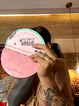 Cori Paige online show from 11-30-25, 04:16