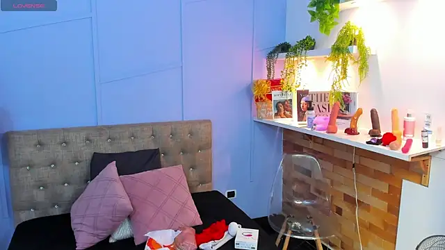 Snapshot of Georgina-coule chatting on 12-26-24, 12:38 Georgina-coule online show from 12-26-24, 12:38