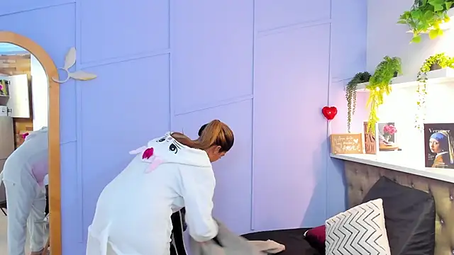 Snapshot of Georgina-coule chatting on 03-05-25, 12:22 Georgina-coule online show from 03-05-25, 12:22