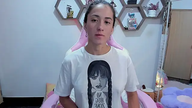 SharonSander online show from 01-11-25, 06:14