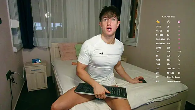 ChristianLevine  online show from 11-21-25, 04:38