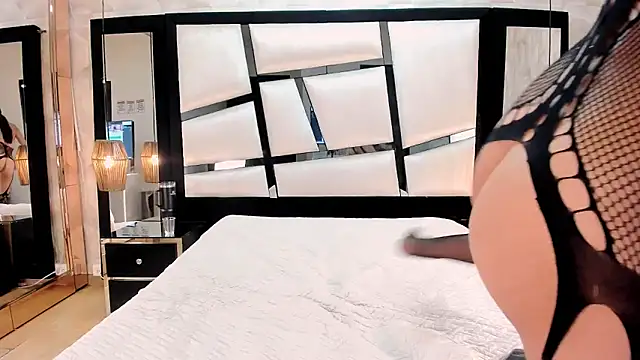 Snapshot of LiaObrien chatting on 11-23-25, 09:14 LiaObrien online show from 11-23-25, 09:14