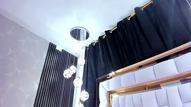 SarayRoyse online show from 10-01-25, 07:31