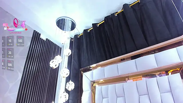 SarayRoyse online show from 04-18-26, 07:51