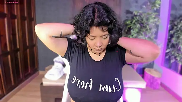 Evelynn online show from 11-05-25, 10:59