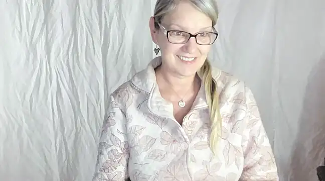 irinamaux online show from 02-22-25, 08:40