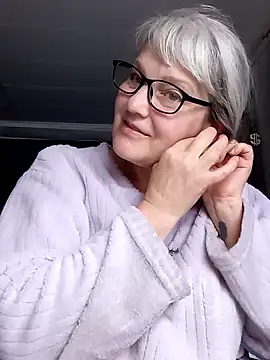 irinamaux online show from 06-11-26, 03:59