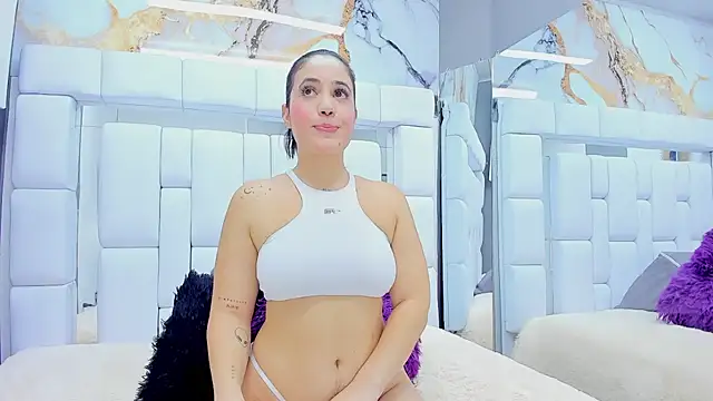 Snapshot of emily_madrid chatting on 01-31-25, 05:19 emily madrid online show from 01-31-25, 05:19