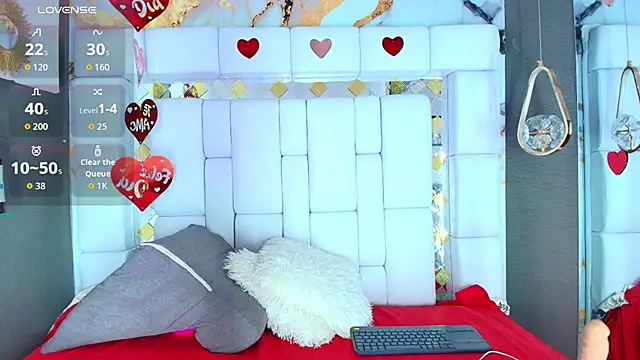 Snapshot of emily_madrid chatting on 09-17-25, 05:53 emily madrid online show from 09-17-25, 05:53