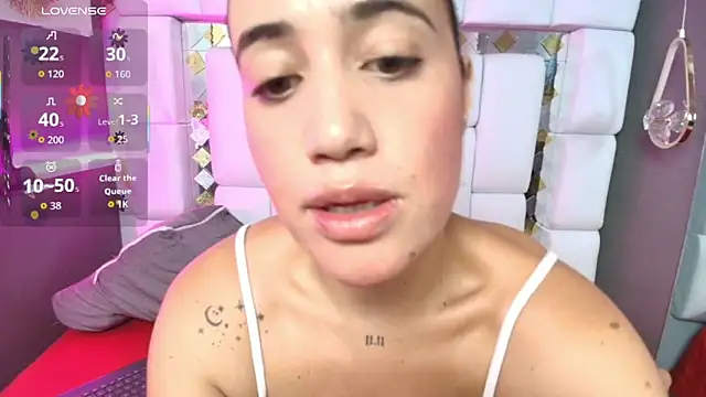 Snapshot of emily_madrid chatting on 11-03-25, 06:14 emily madrid online show from 11-03-25, 06:14